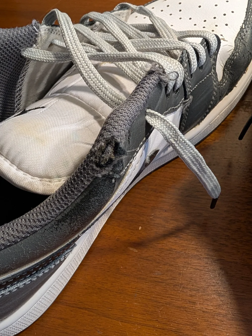 Nike Air Jordan 1 Low Retro Shoes Men Size 10 White Black Iron Gray 553558-152