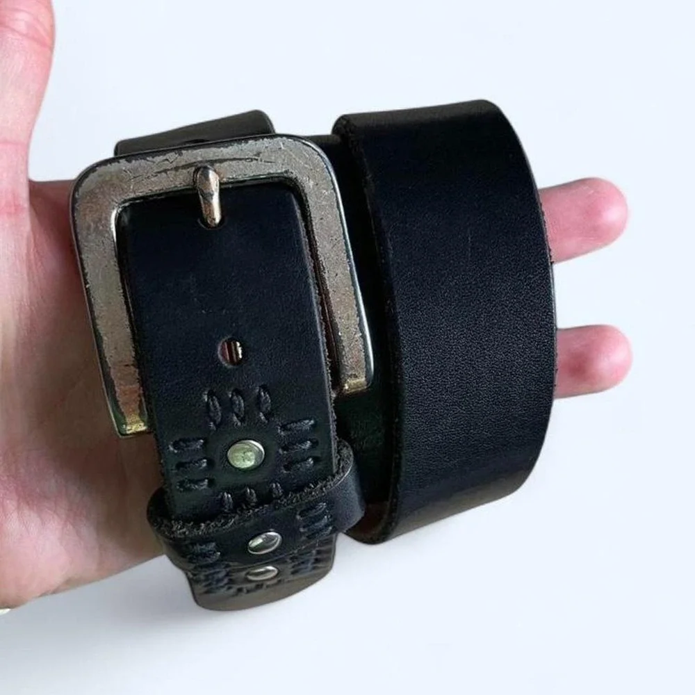 N/A black leather