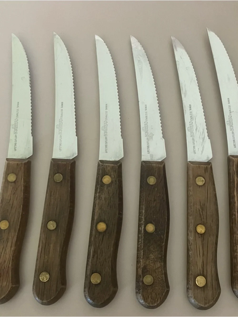 Vintage Old‎ Homestead 12 Piece Knife & Block Set Lifetime Cutlery