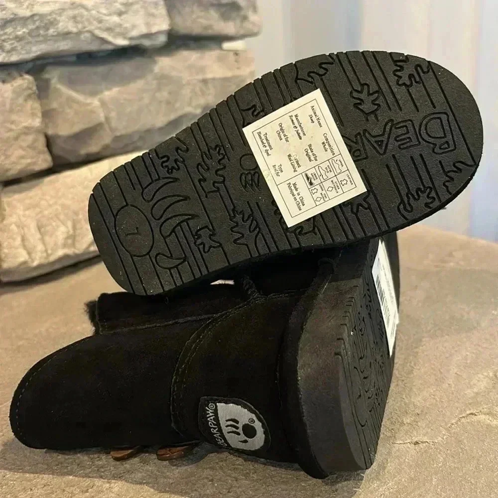 BearPaw excellent box new