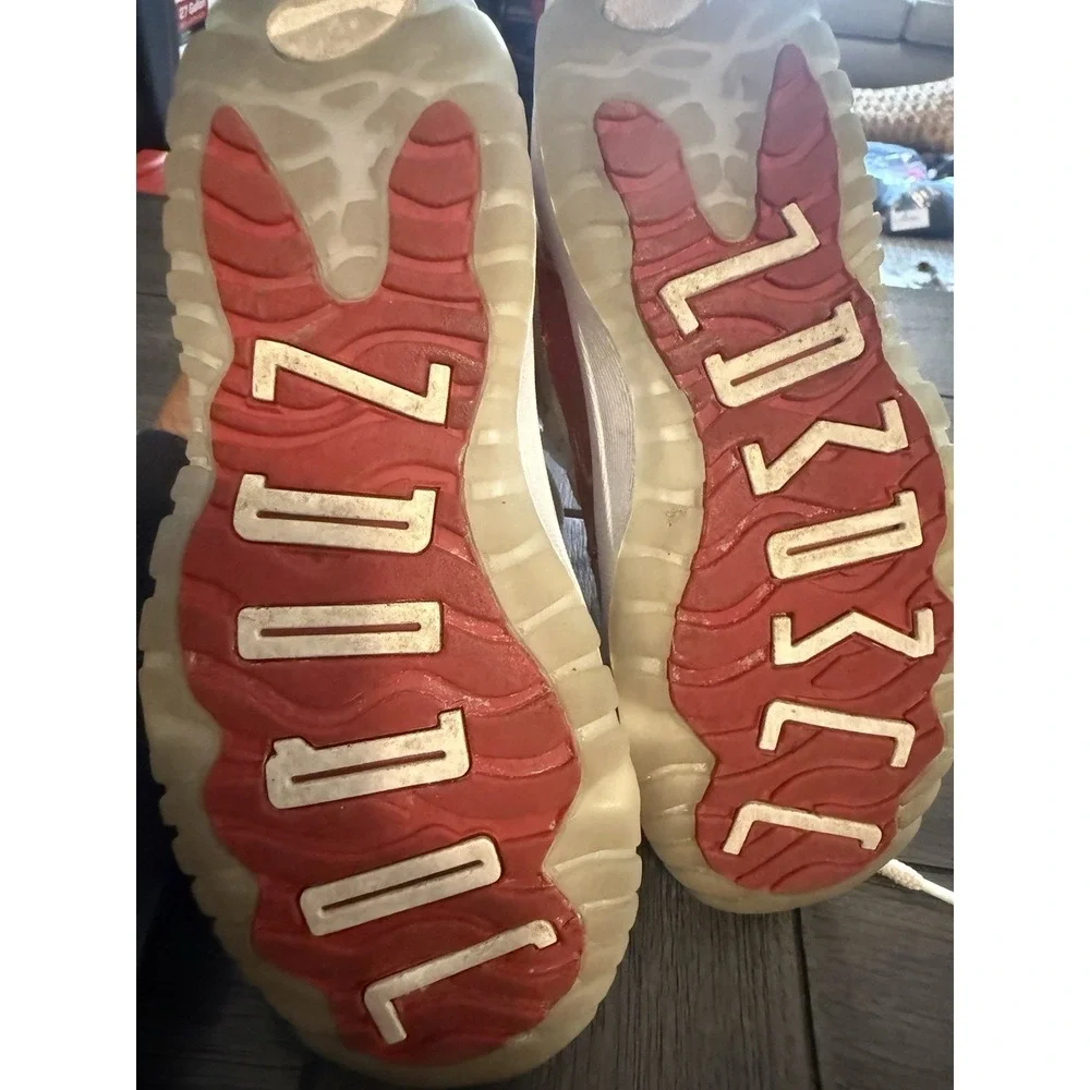 Nike Air Jordan 11 Retro Boys Size 1y Cherry Red White Basketball Shoes Sneakers