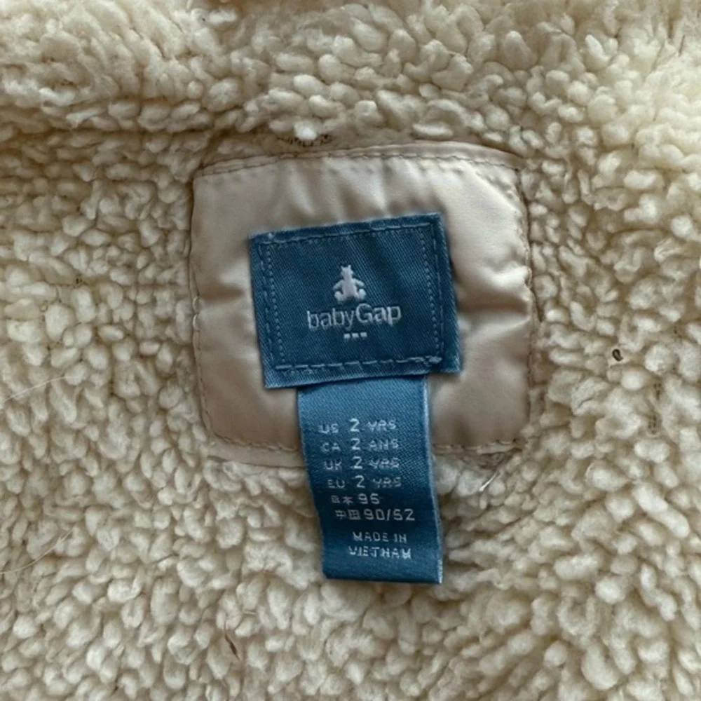 GAP cream quilted