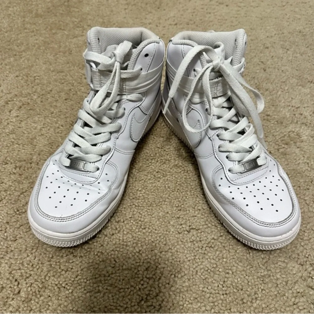 Nike Air Force 1 High '07 Men's Hightop Sneakers Shoe Size 7.5 VGUC‎