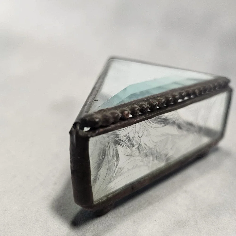 N/A vintage etched