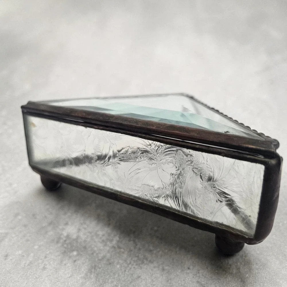 N/A vintage etched