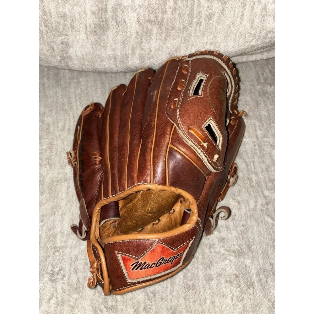 Vintage MacGregor Hank Aaron 715 HRK Leather Baseball Glove Mitt Commemorative