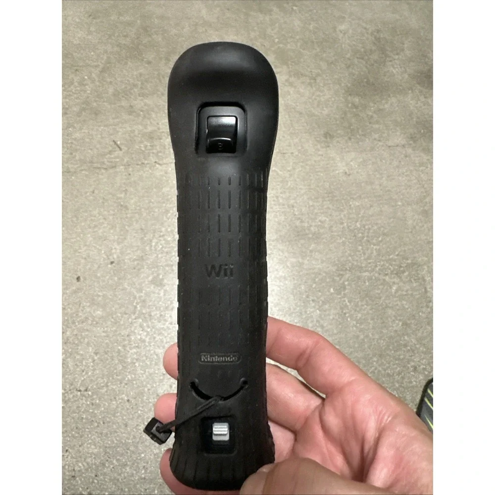 Nintendo Wii RVL-036 Motion Plus Black Remote Controller W/ Black Cover tested‎