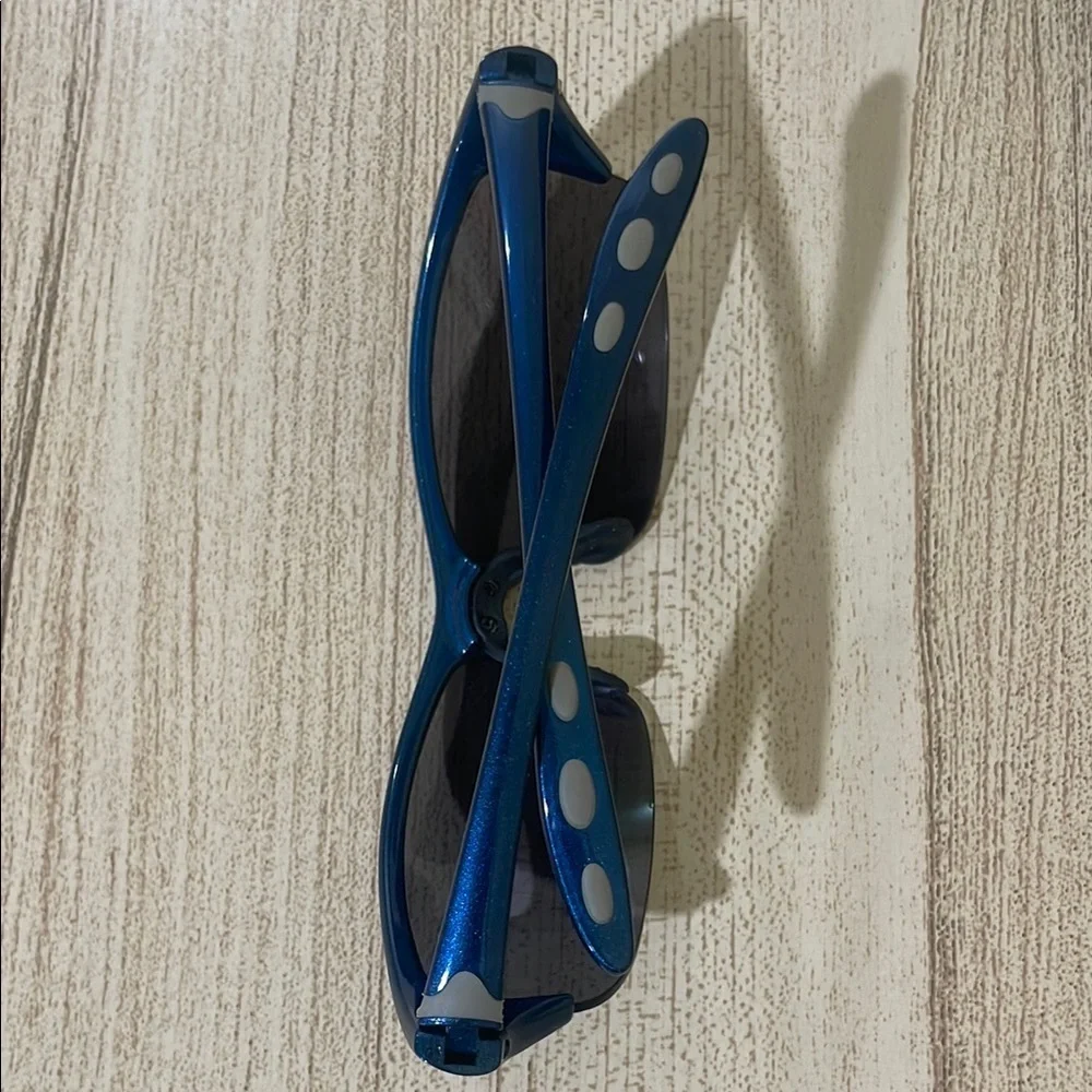 Unisex Polarized Sunglasses in a blue frame & unbranded Case☀️Temple 132 mm
