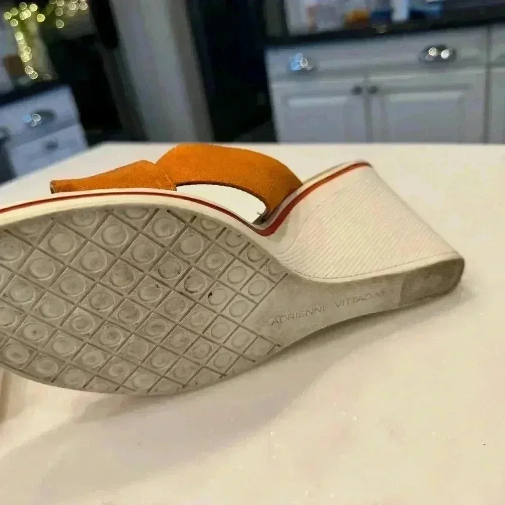 Adrienne vittadini wedge suede sandals burnt orange size 10