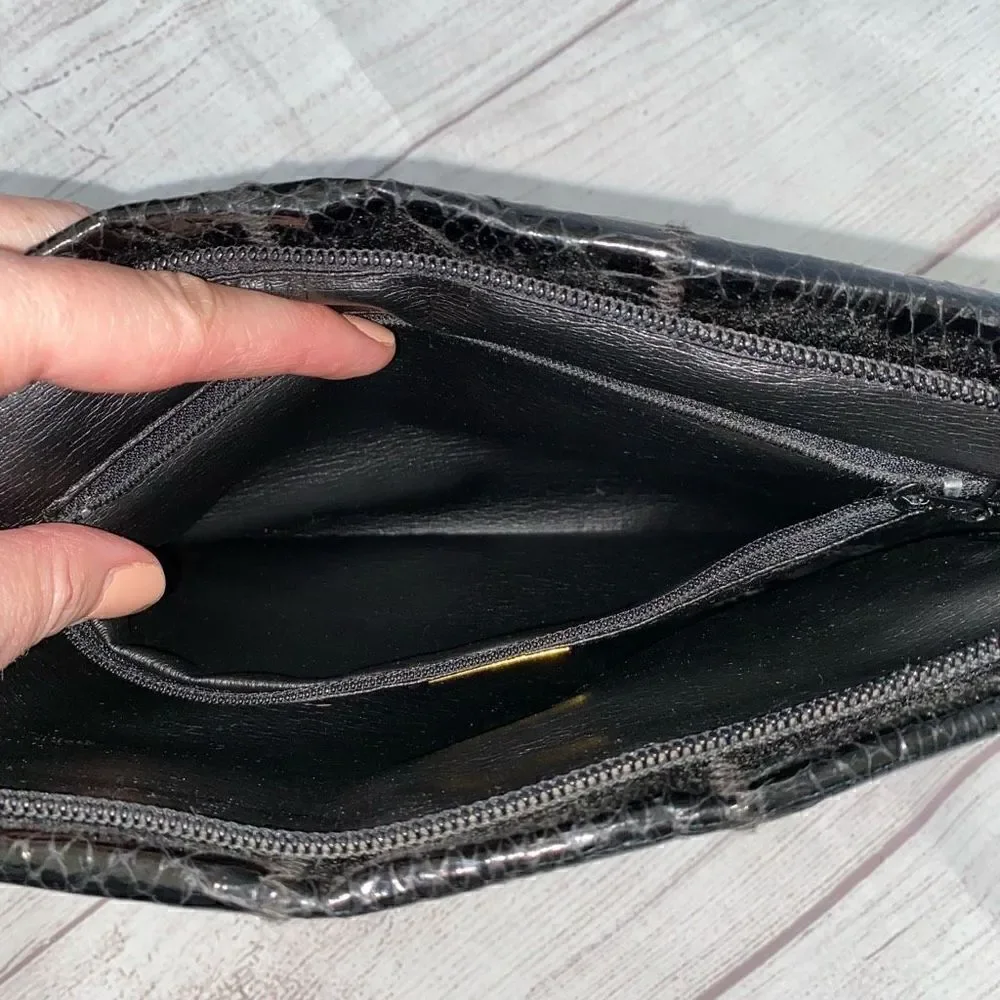 Clemente vintage black clutch w/zipper closure