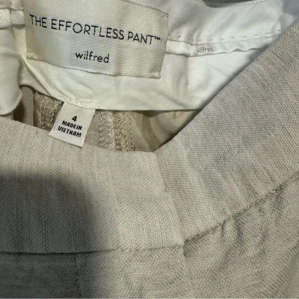 Aritzia features front