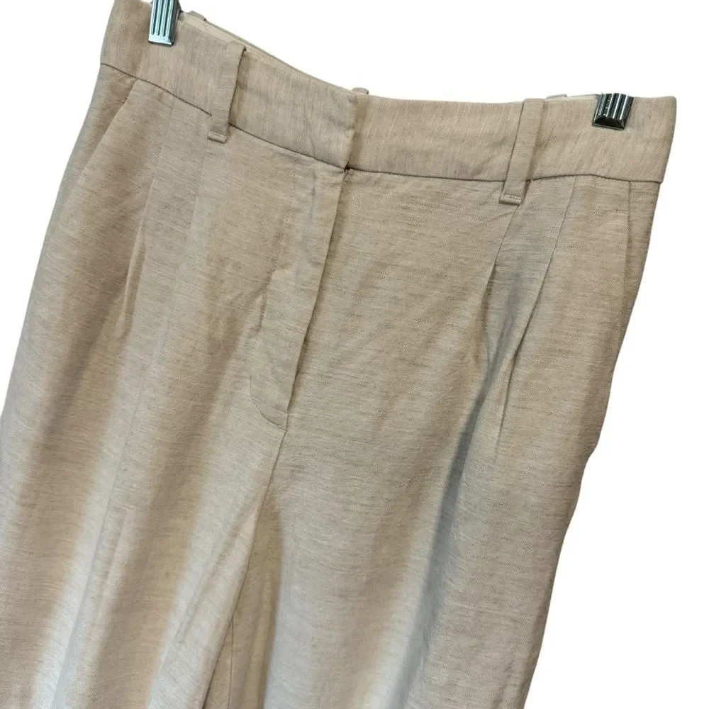 Aritzia features front