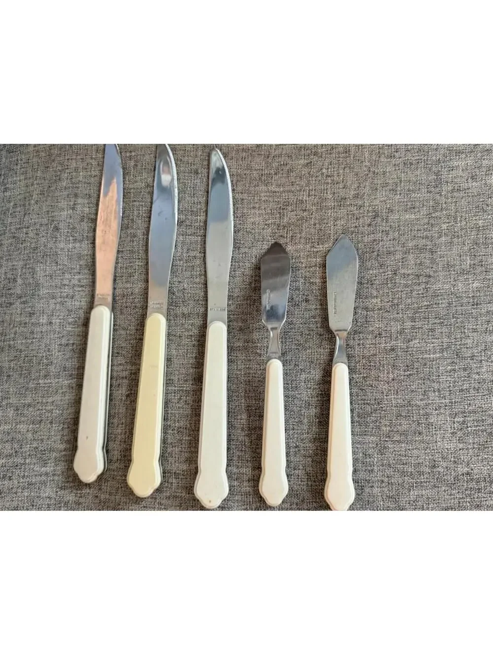 Pfaltzgraff Poetry Stainless Flatware Lot Of 3 Dinner Knives 2 Butter Spreaders