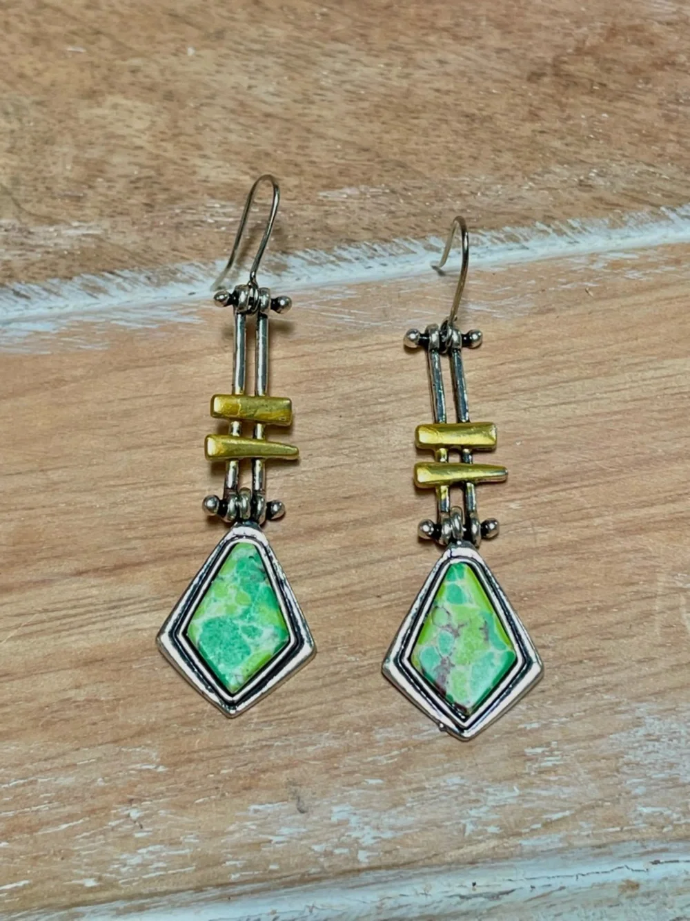 N/A elegant green