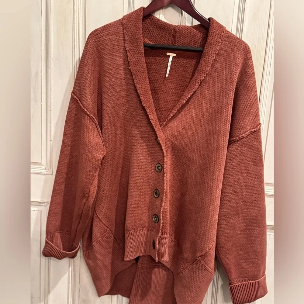 FREE PEOPLE - Chamomile Cardi In Washed Russet Acorn -size small