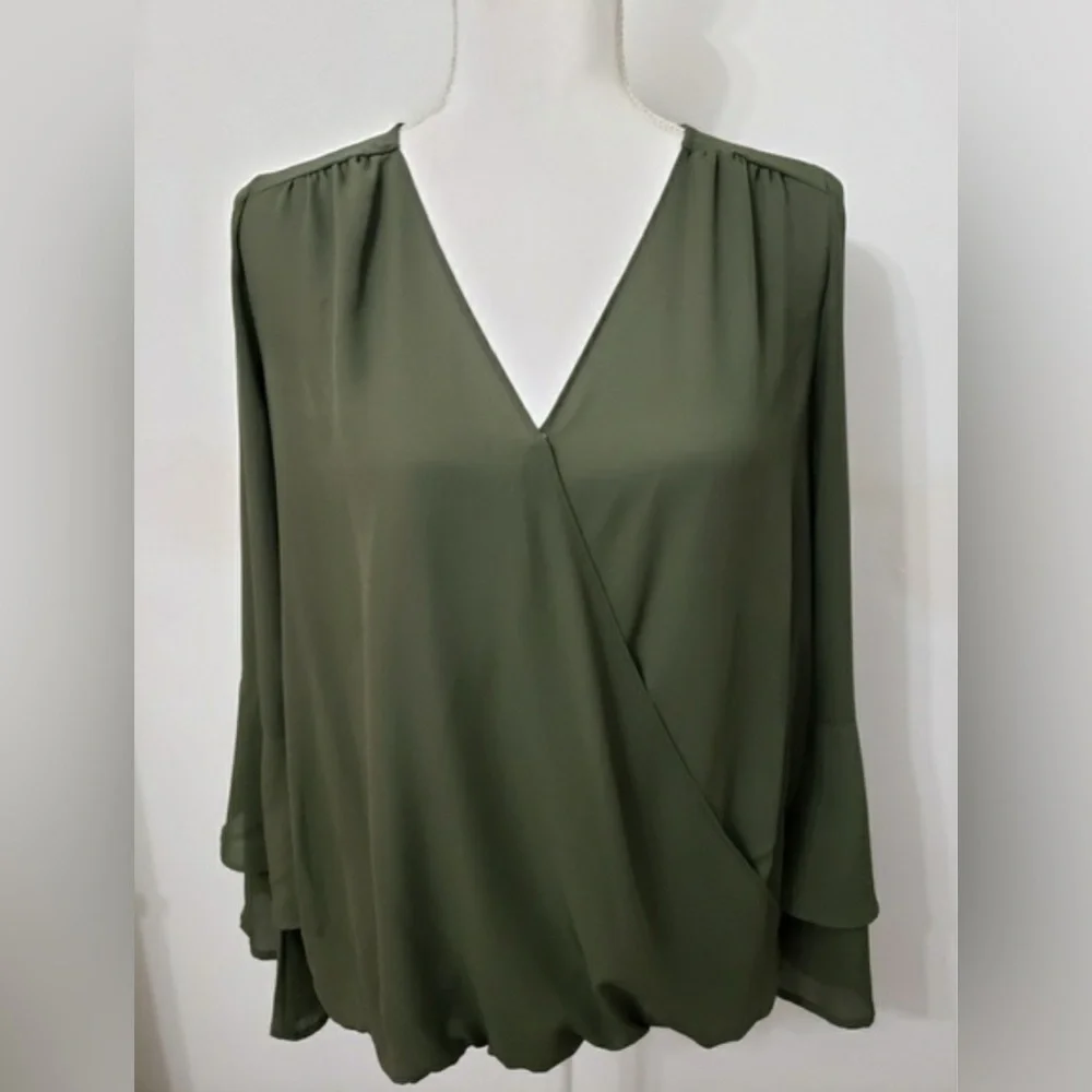 MK Michael Kors Women’s Small Green Bell Sleeve Blouse Top V-Neck S Classic