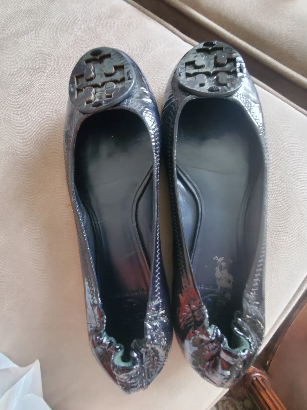 Tory Burch Black Patent Logo Round-Toe Ballet Flats Sz 10