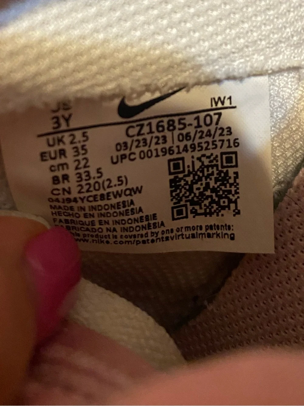 Nike adorable sneakers