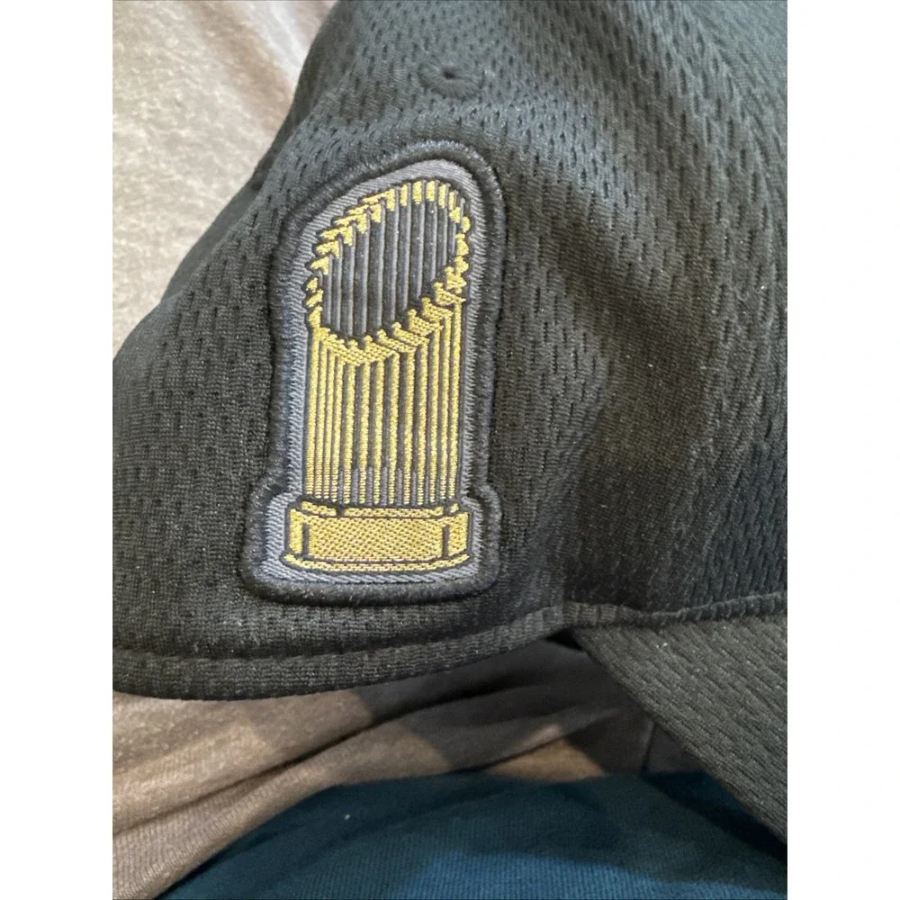 New Era hat very