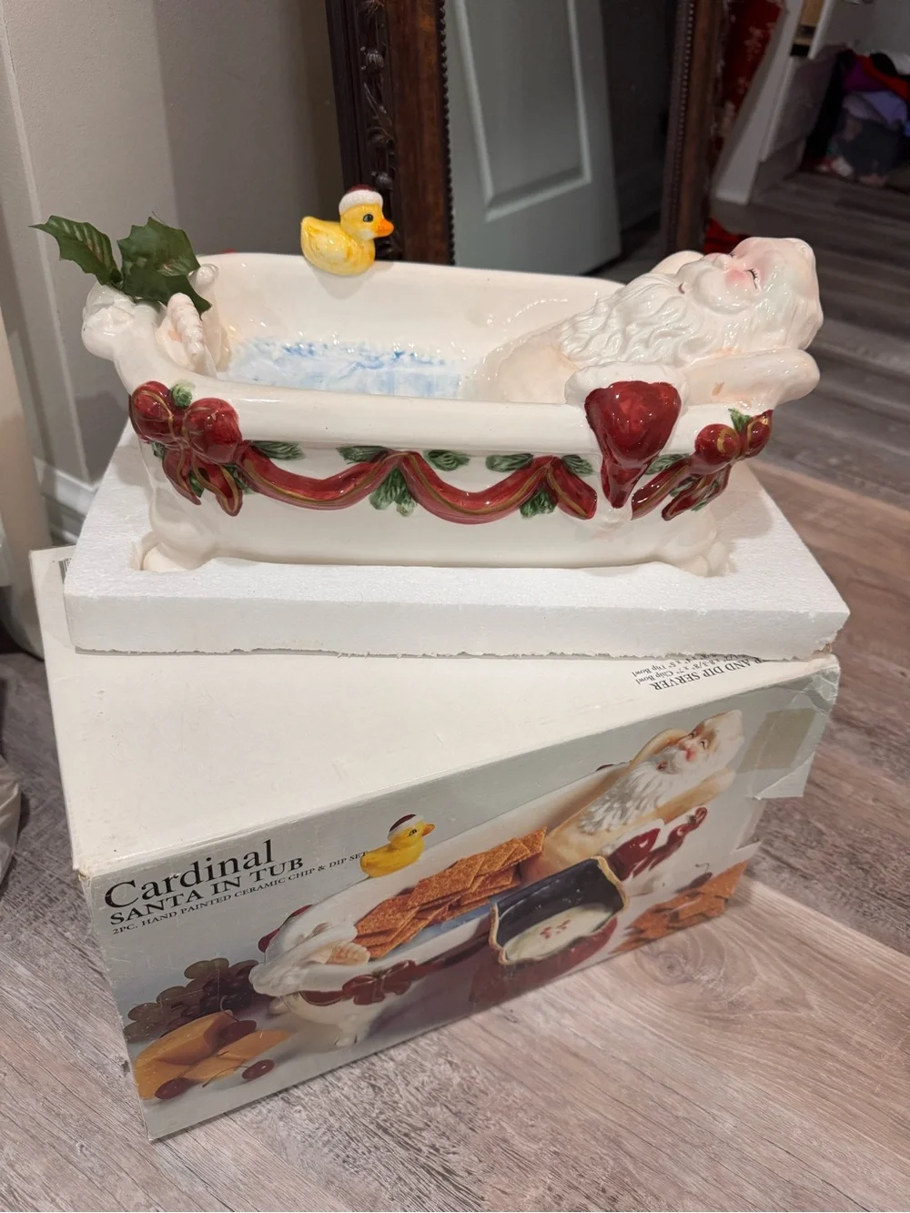Cardinal Inc. Vintage Santa in the tub chip and dip set