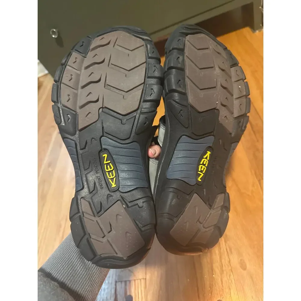 KEEN Newport H2 Closed Toe Sandals Men’s Sz 11 Gray Water Hiking Outdoor Shoes