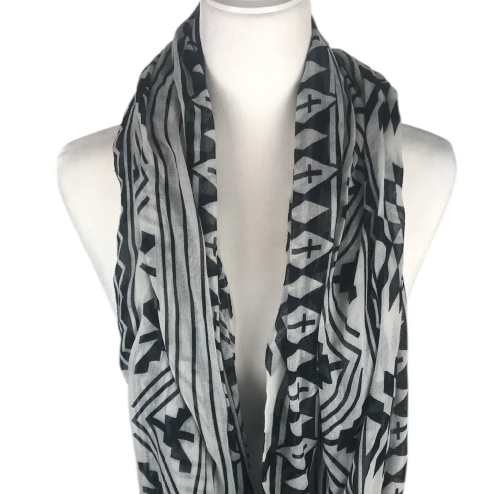 Charlotte Russe Black & White Infinity Scarf