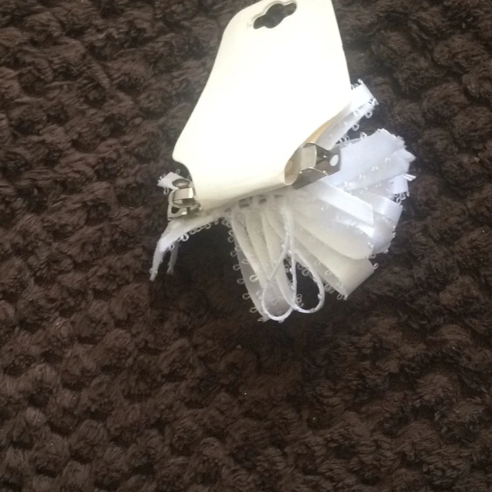 𝅺Darling new white barrette
