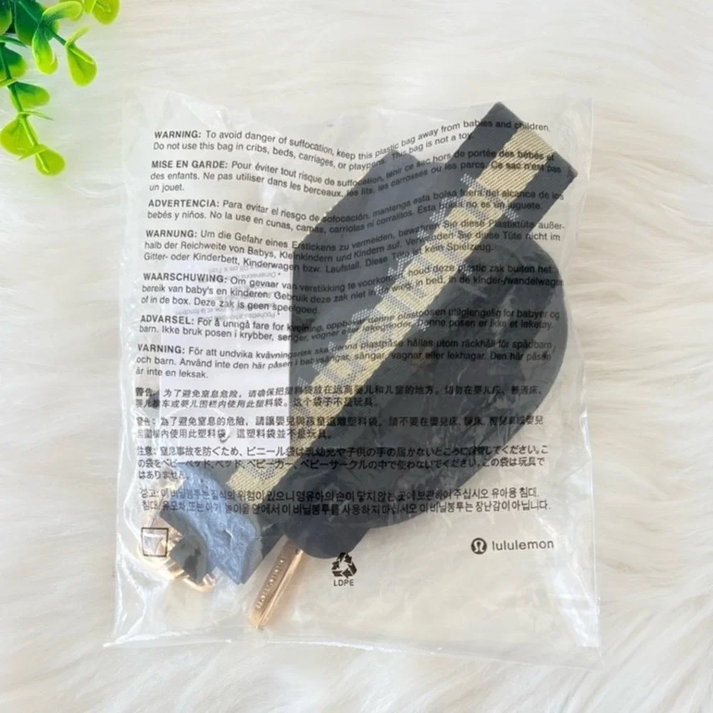 lululemon athletica new small