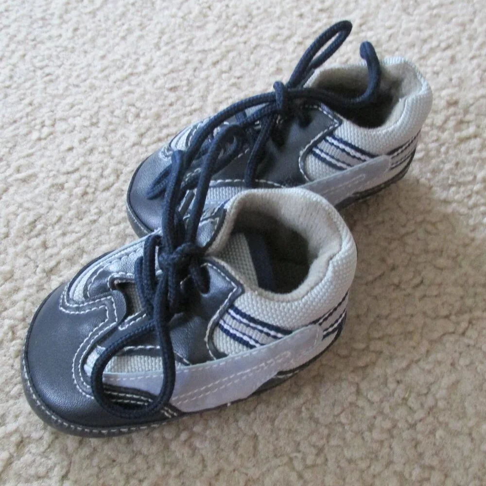 Unbranded sneaker tennis