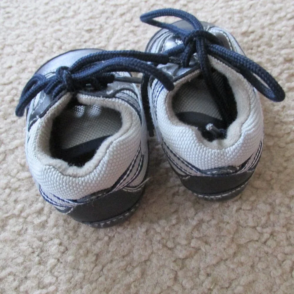 Unbranded sneaker tennis