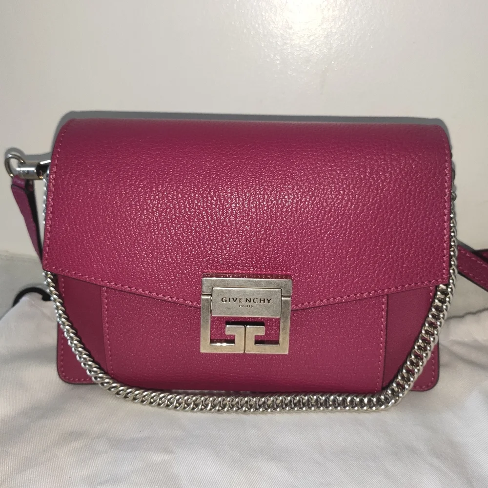 Givenchy auth nwt