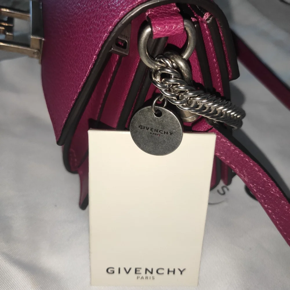 Givenchy auth nwt