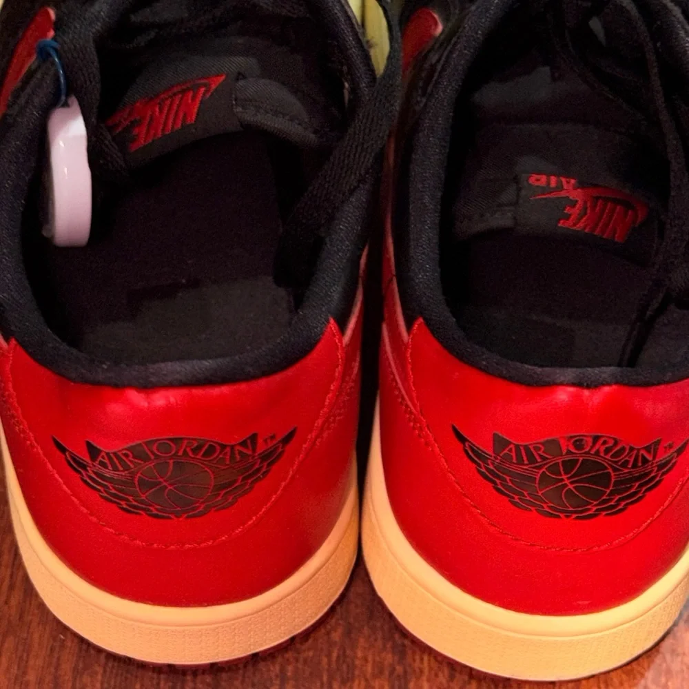 Air Jordan 1 Low OG Bred Sneakers, Men Size 10, Red Black
