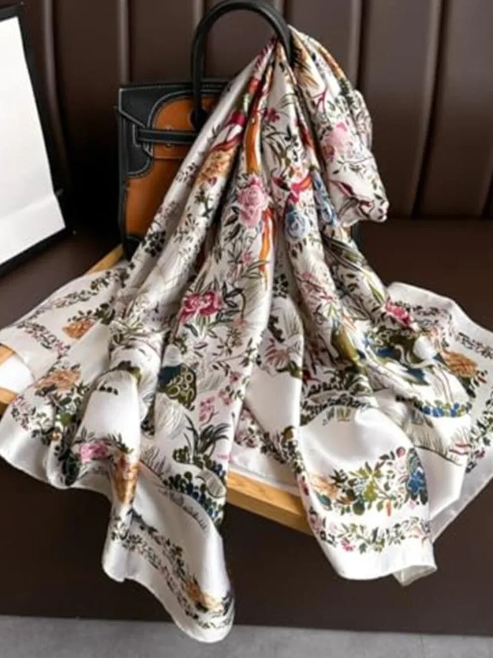 N/A accent scarf head