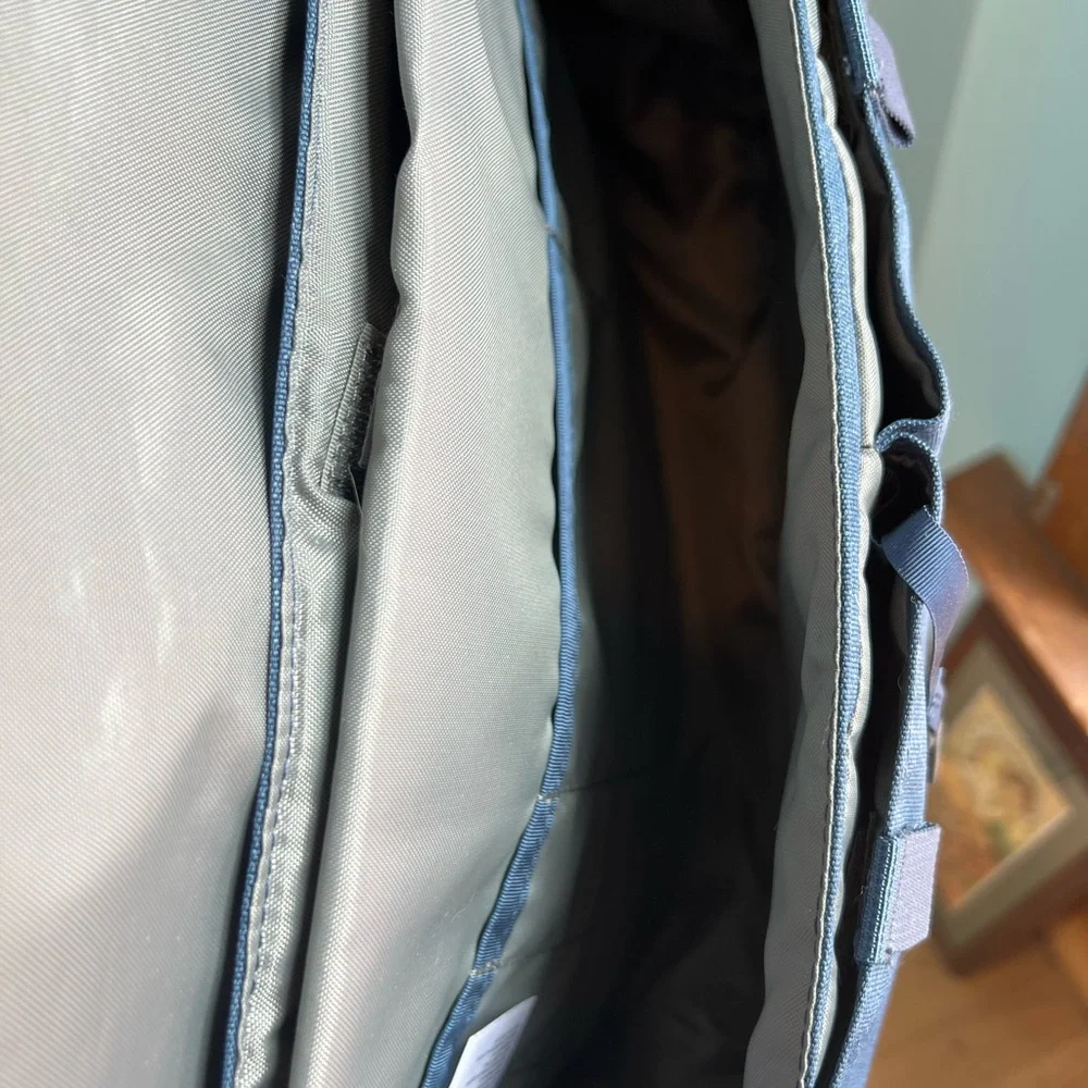 The North Face classic messenger