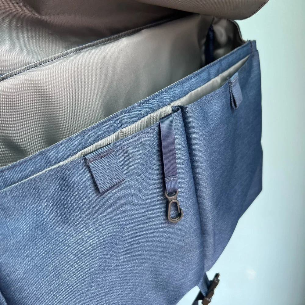 The North Face classic messenger