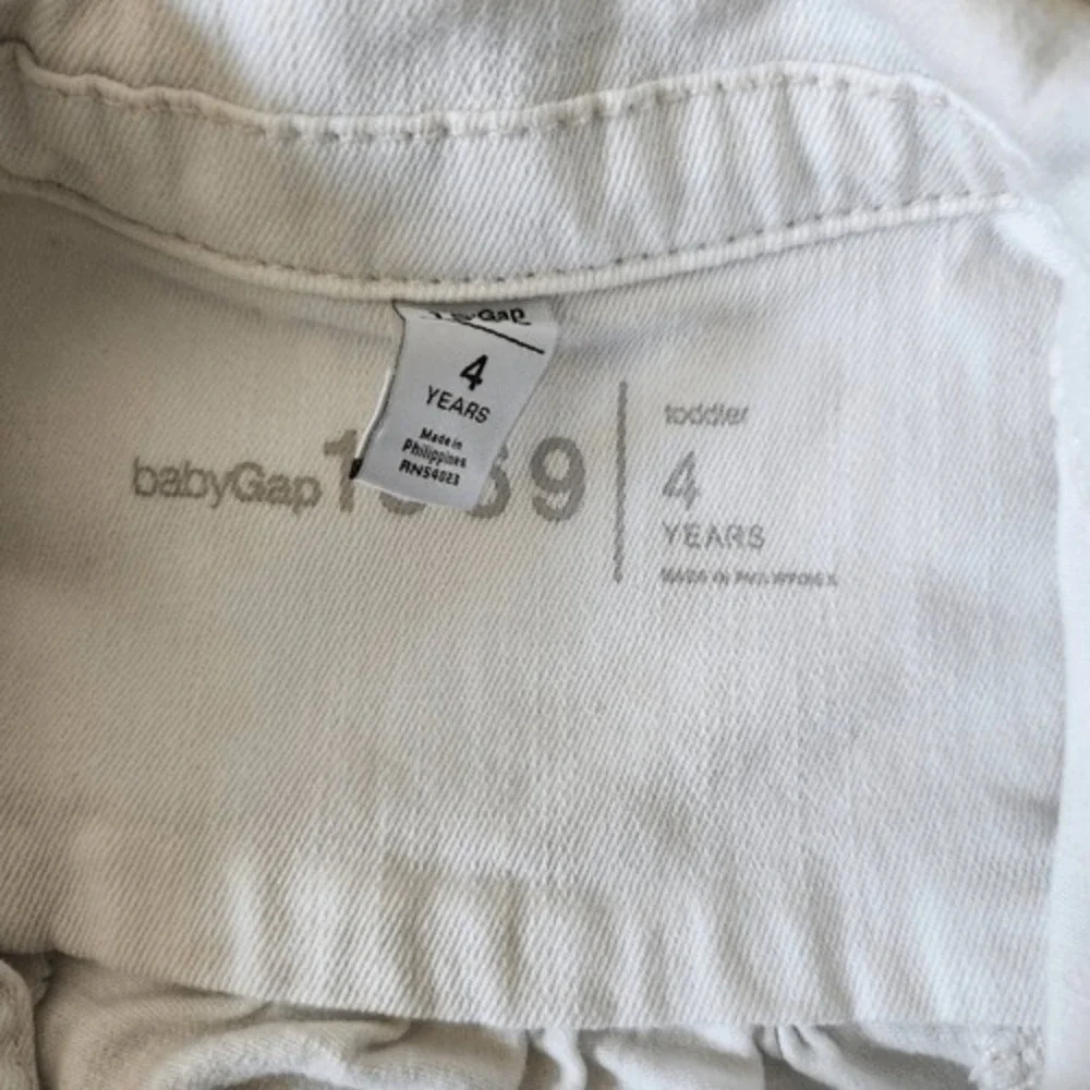 Gap‎ Cropped Jean Jacket Girls 4 White Denim Button Up Long Sleeve Collar Cotton