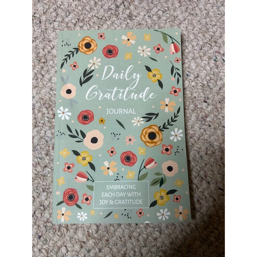 Daily Gratitude Journal Floral Sage‎ Green Softcover Notebook 9798632434881