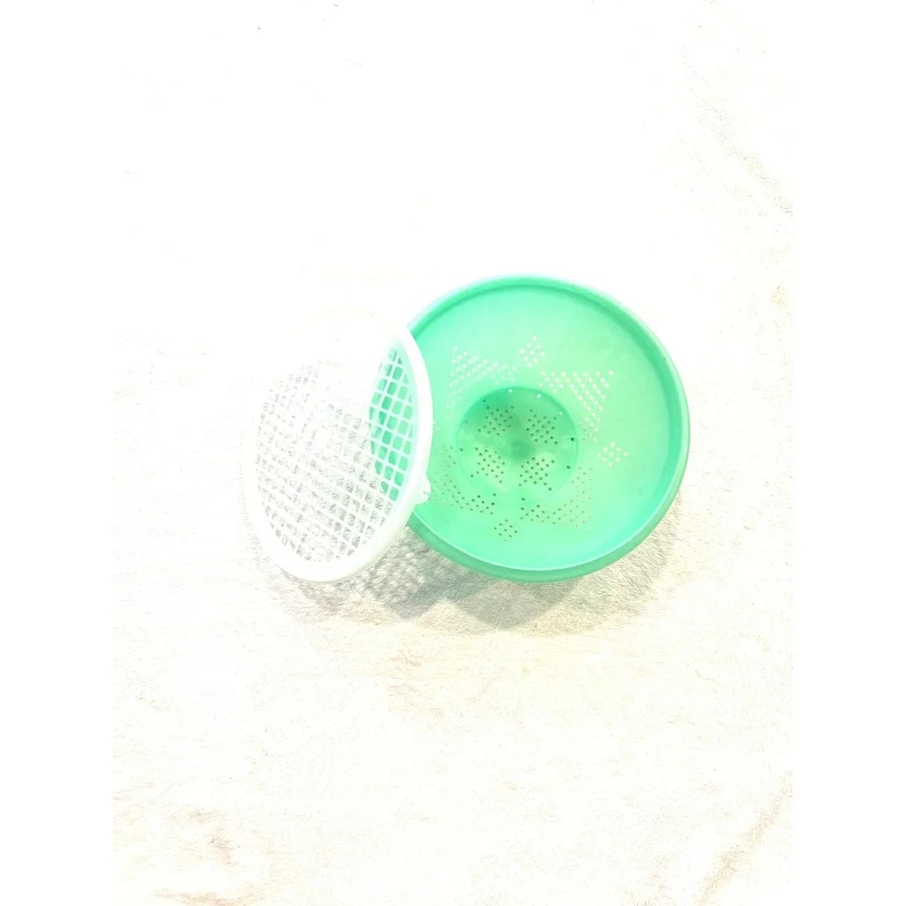 Vintage Green Strainer with White Grid Lid 339-2 516-8 USA