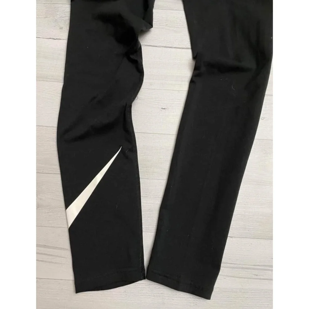 Nike girls black