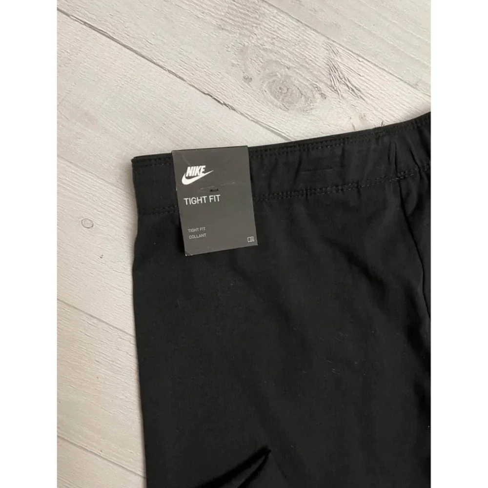 Nike girls black