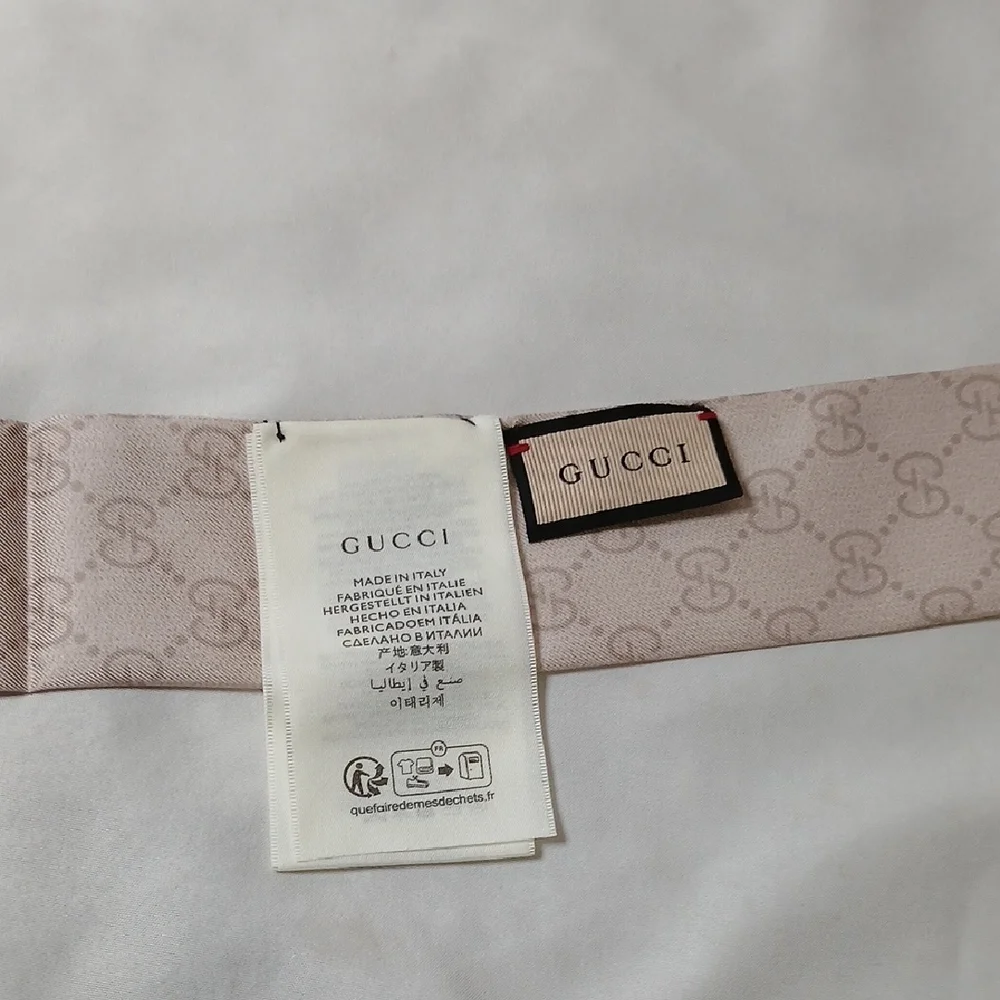 Gucci elegant silk