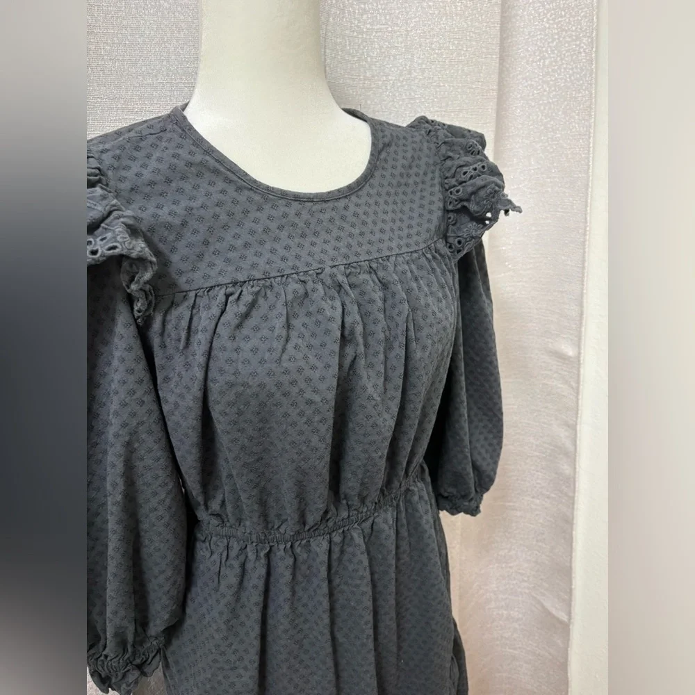 Universal Thread women ruffle