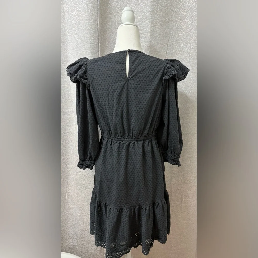 Universal Thread women ruffle