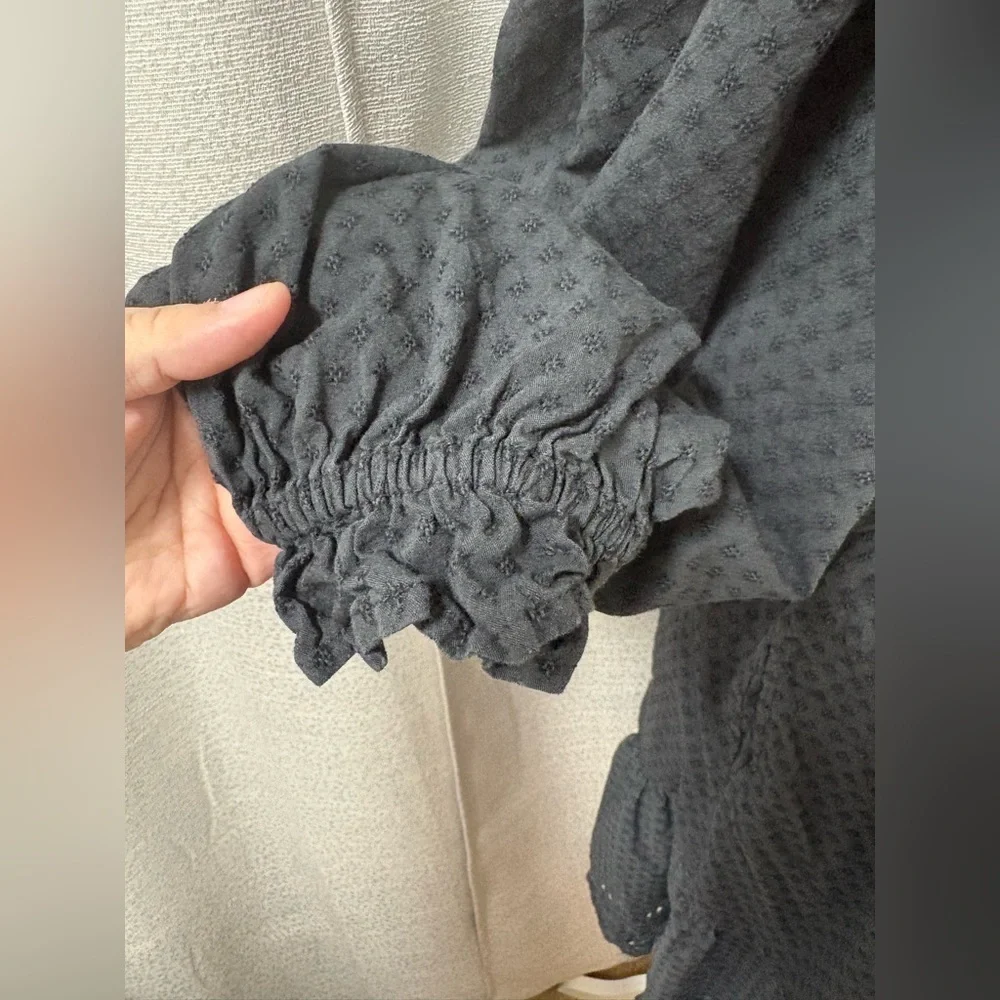 Universal Thread women ruffle