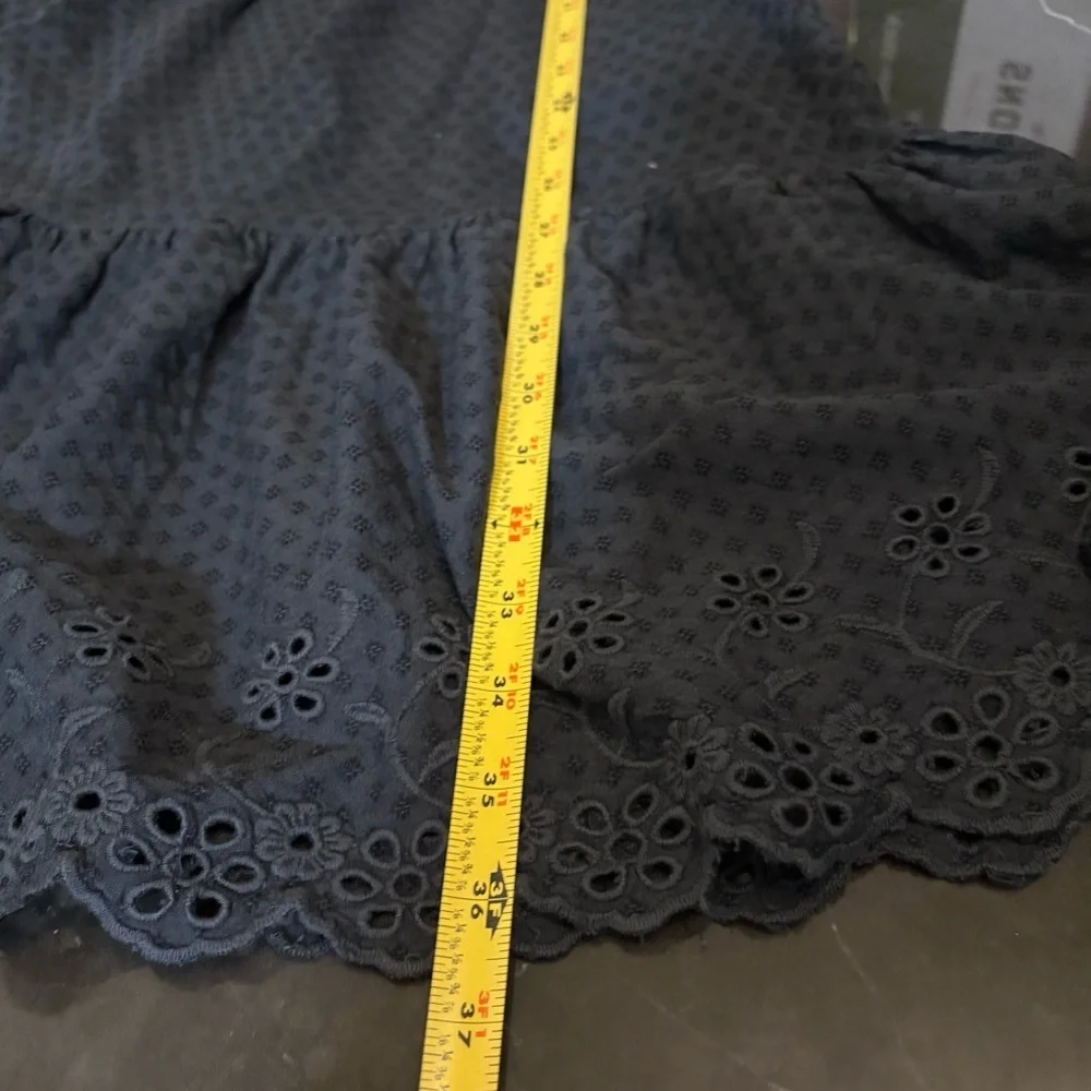Universal Thread women ruffle