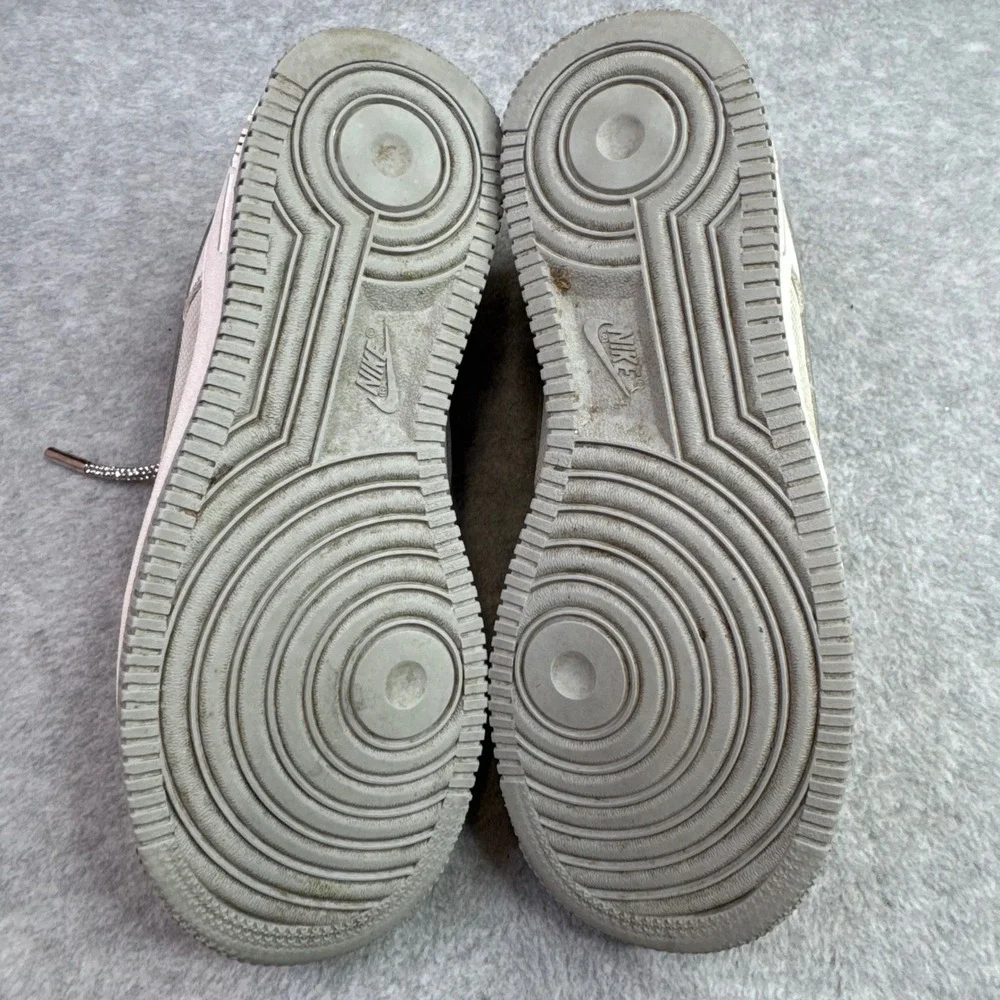 Nike Air Force 1 Low Top Kids Size 4.5Y White Wolf Grey Volt FN3875-101‎