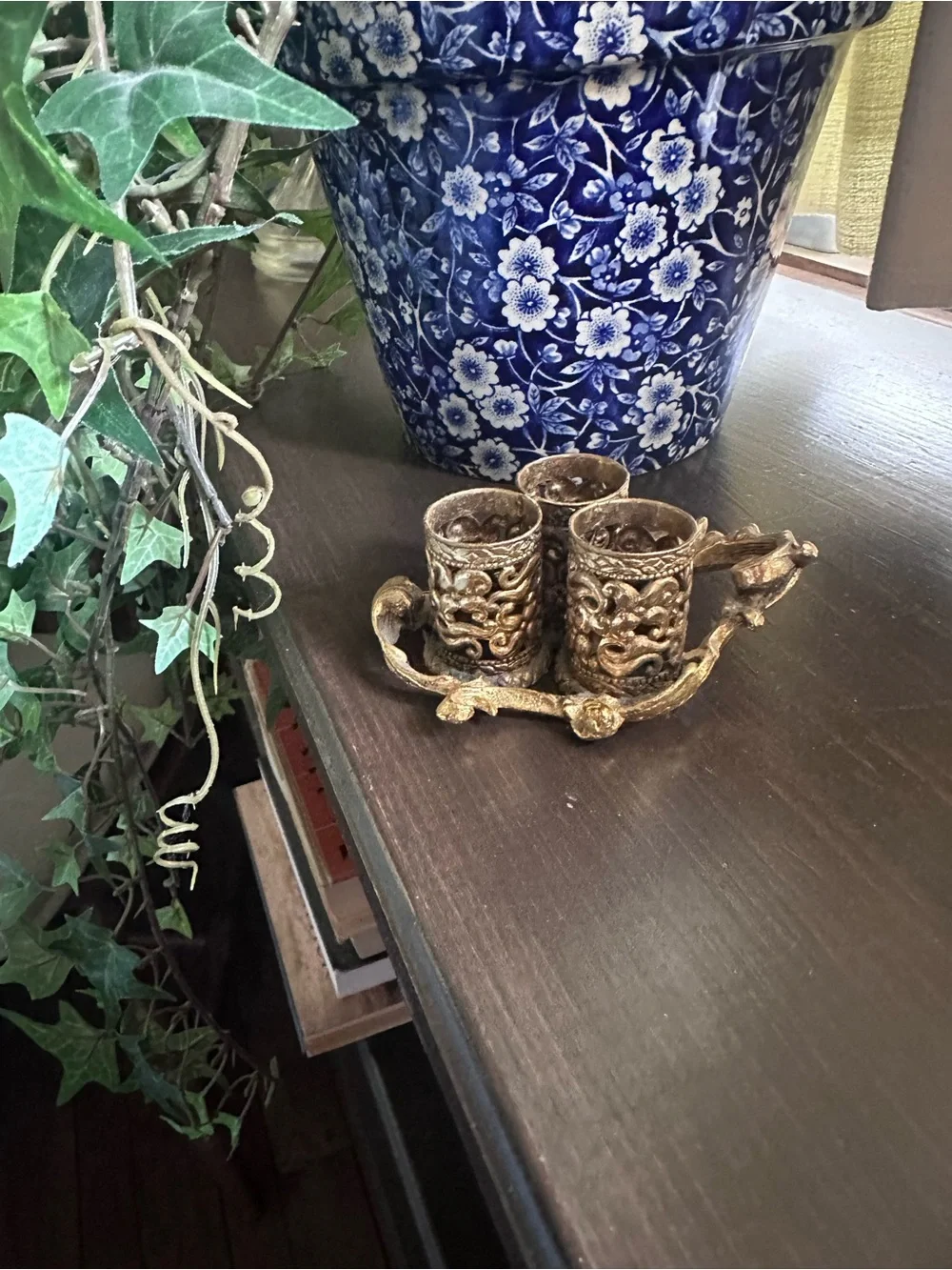 N/A small ornate