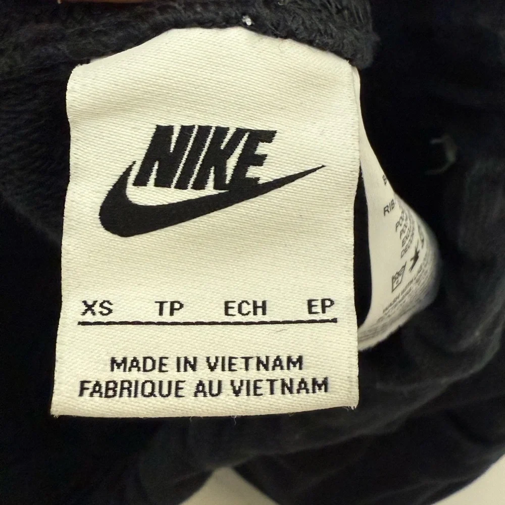 Nike classic black