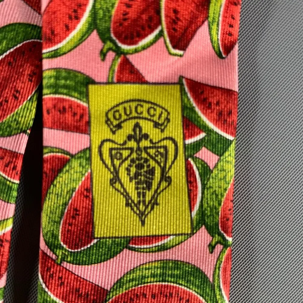Gucci tie pink